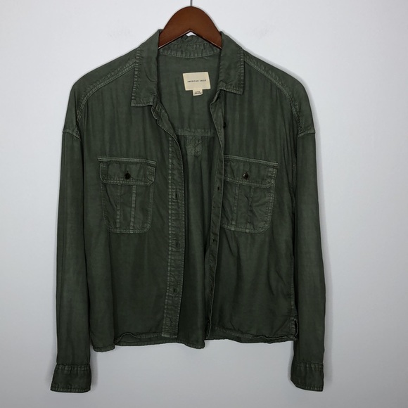 American Eagle Soft Lightweight Button Down Green - Picture 3 of 9